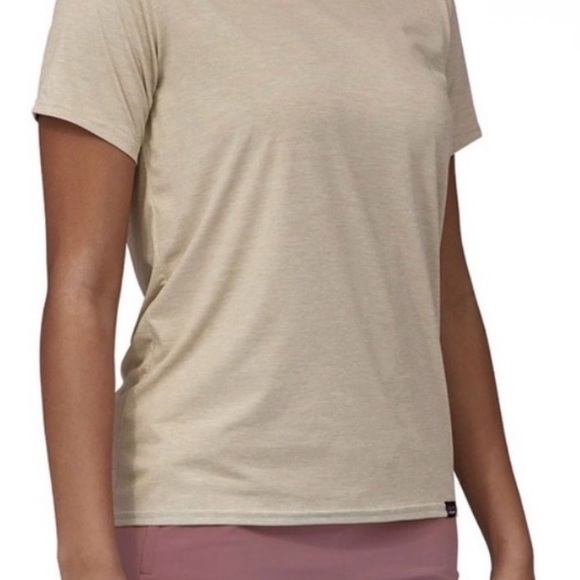 NWOT - Patagonia Capilene Cool Daily Odor Control Pumice Dyno White
Size L - Picture 2 of 6